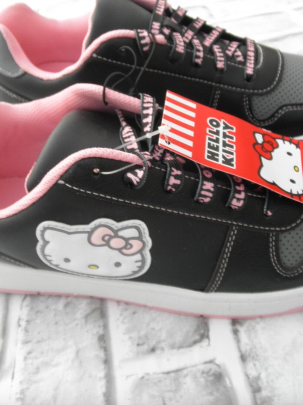 NEW by SANRIO, HELLO KITTY COURT SNEAKERS, BLACK WOMEN'S SIZE 11 MEDIUM